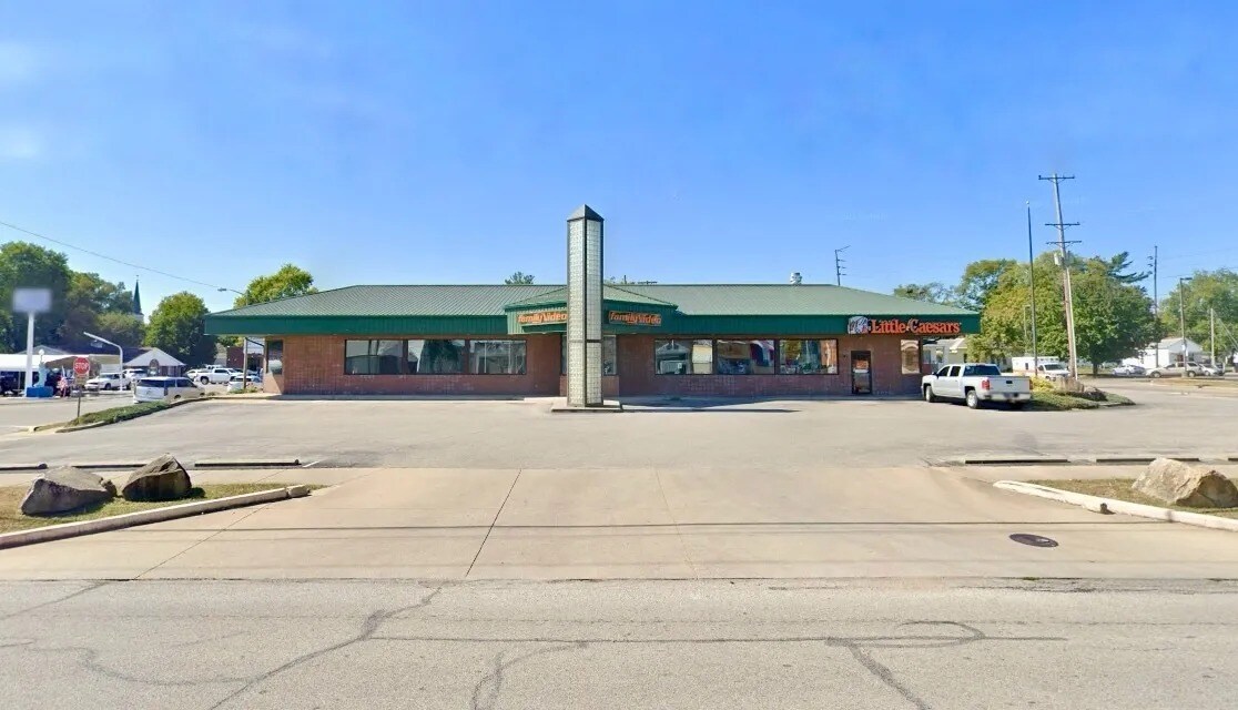 601 N College Ave, Vincennes, IN à louer Photo de l’immeuble– Image 1 sur 6