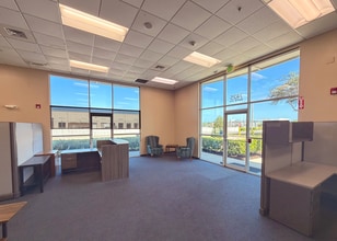 7115 16th St E, Sarasota, FL à louer Photo intérieure– Image 2 sur 8