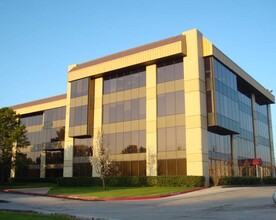 415 E Airport Fwy, Irving, TX à vendre Photo de l’immeuble– Image 2 sur 6
