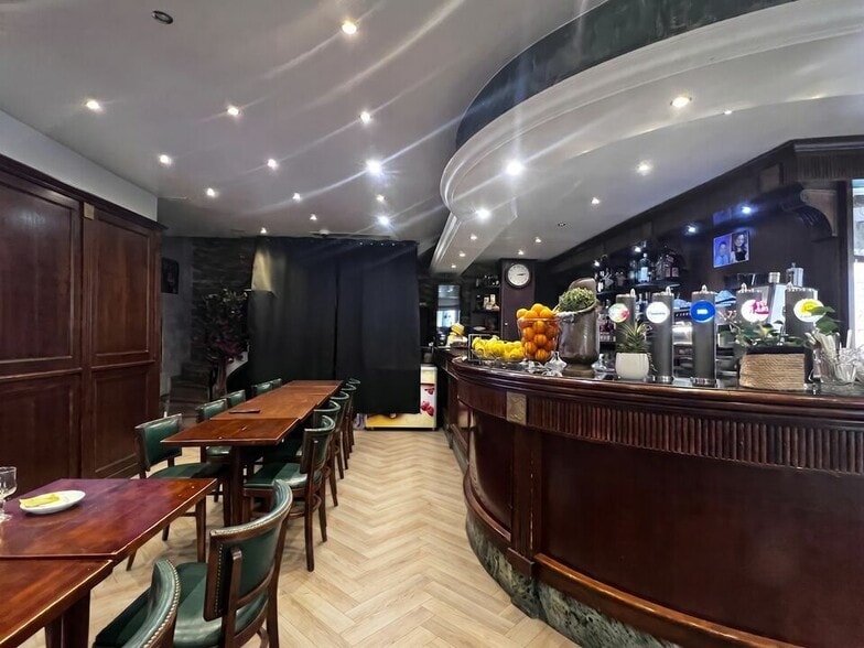 Local commercial dans Nice à vendre - Photo intérieure – Image 1 sur 4