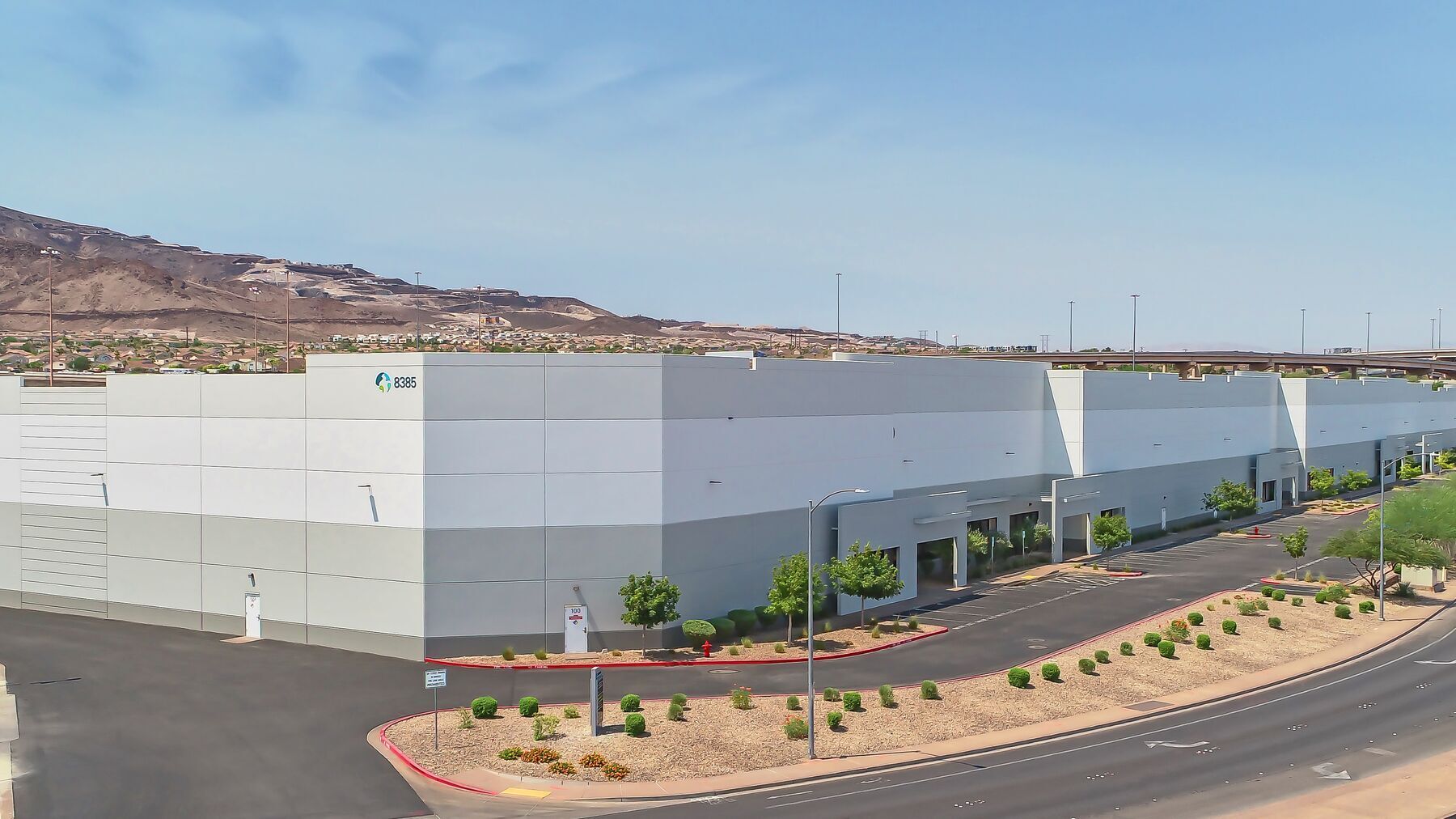 8385 Eastgate Rd, Henderson, NV à louer Photo de l’immeuble– Image 1 sur 8