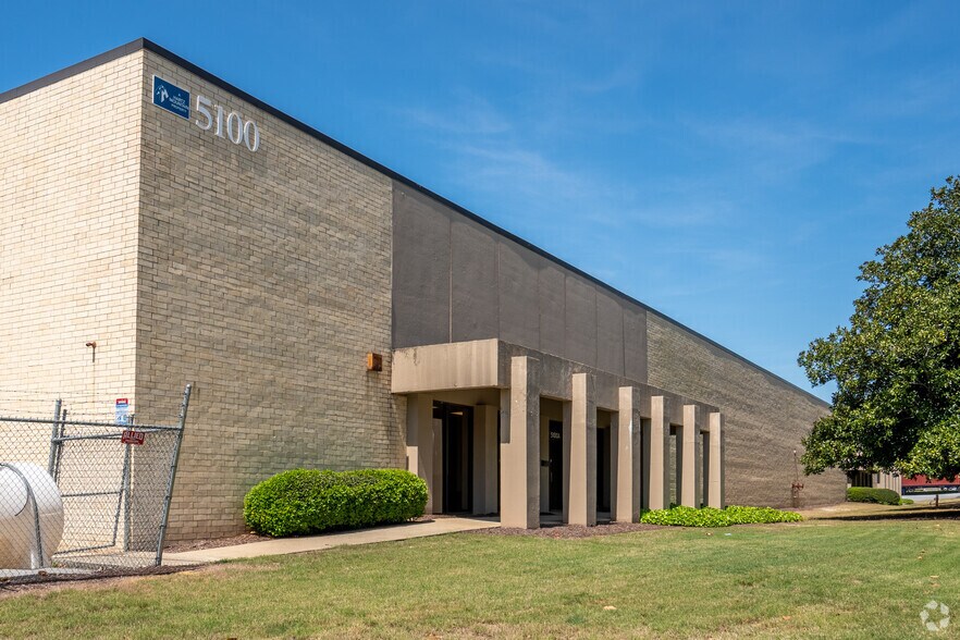 5100 Tulane Dr SW, Atlanta, GA à louer - Photo de l’immeuble – Image 3 sur 5