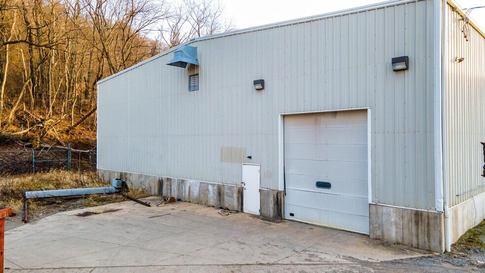 1925 Harvey Ave, East Liverpool, OH à vendre - Photo principale – Image 1 sur 3