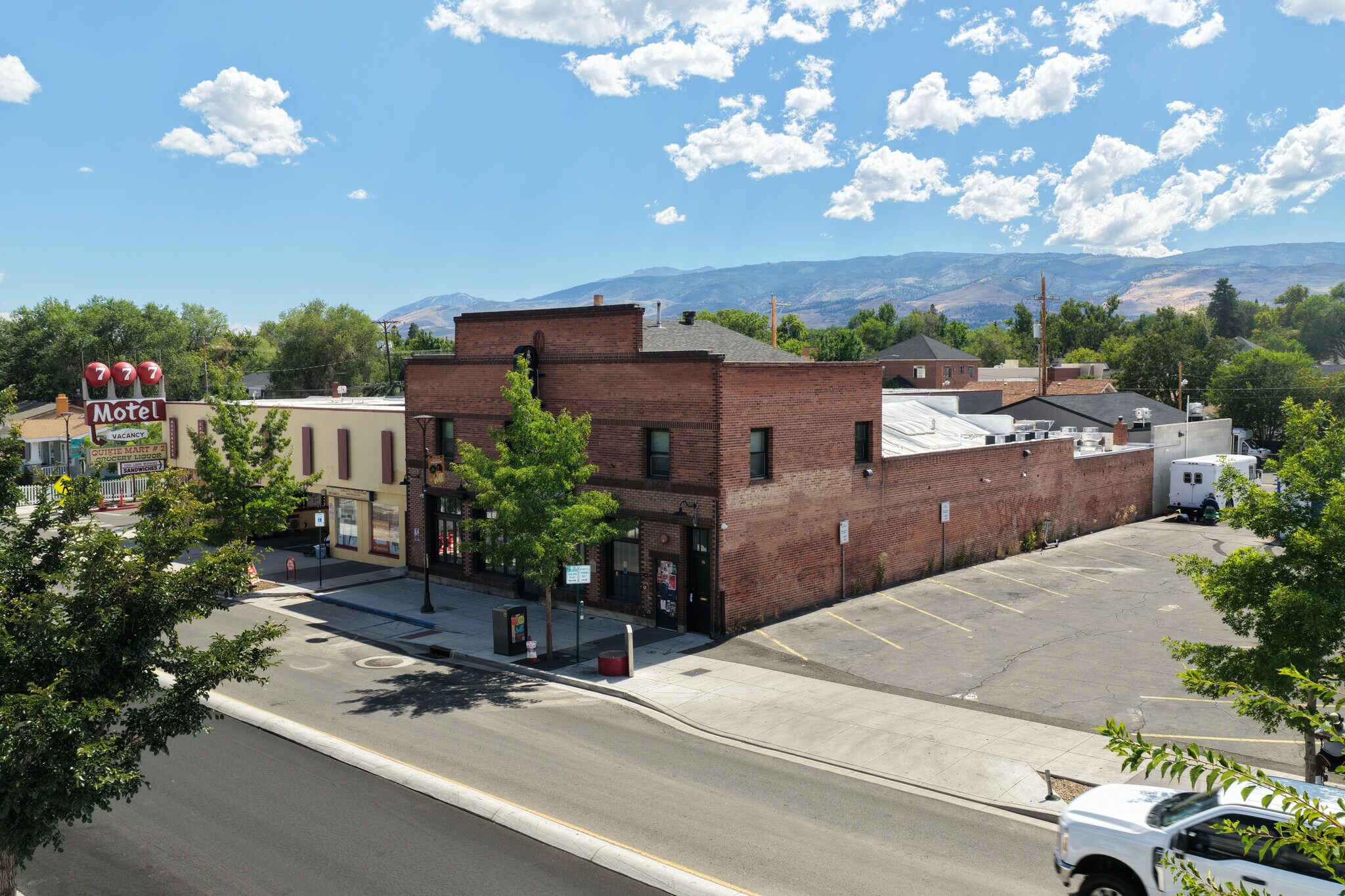 761 S Virginia, Reno, NV à louer Photo de l’immeuble– Image 1 sur 11