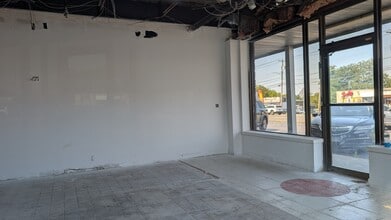 1088 Boston Post Rd, West Haven, CT à louer Photo intérieure– Image 2 sur 6