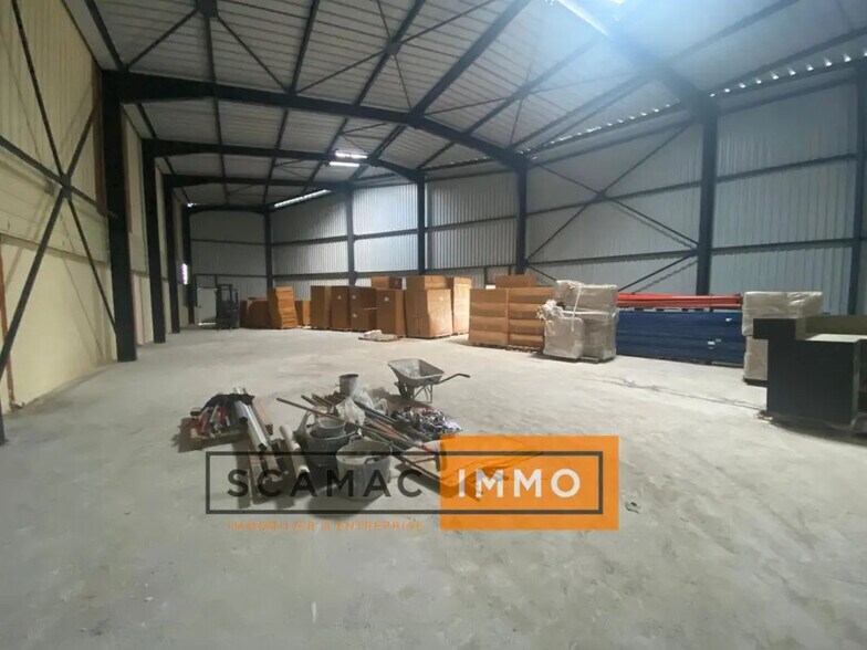 Industriel/Logistique dans Gardanne à louer - Photo de l’immeuble – Image 3 sur 4