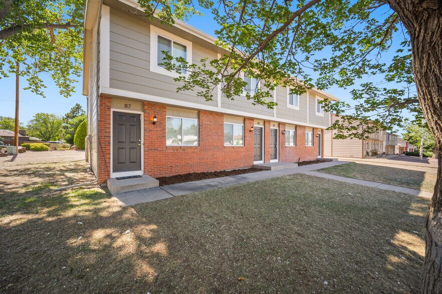 81 Castle Royal Dr, Pueblo, CO à vendre - Photo de l’immeuble – Image 2 sur 41