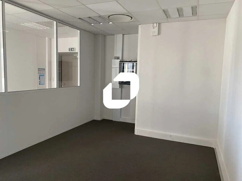 Bureau dans Pessac à louer - Photo de l’immeuble – Image 3 sur 13