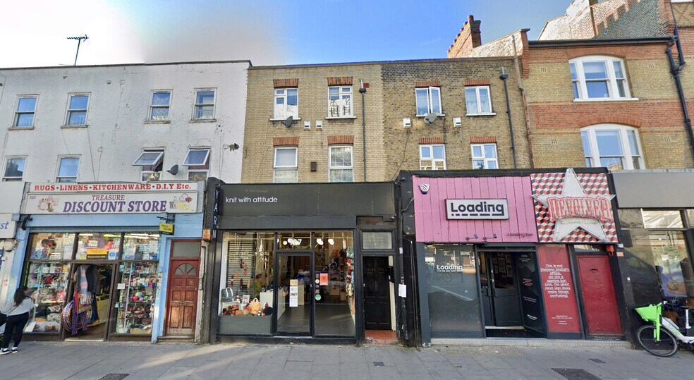 127 Stoke Newington High St, Londres à louer - Photo de l’immeuble – Image 1 sur 5