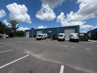 Plus de détails pour 11729 Uradco Pl, San Antonio, FL - Industriel/Logistique à louer