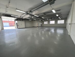 13050 Saticoy St, North Hollywood, CA à louer Photo intérieure– Image 1 sur 9