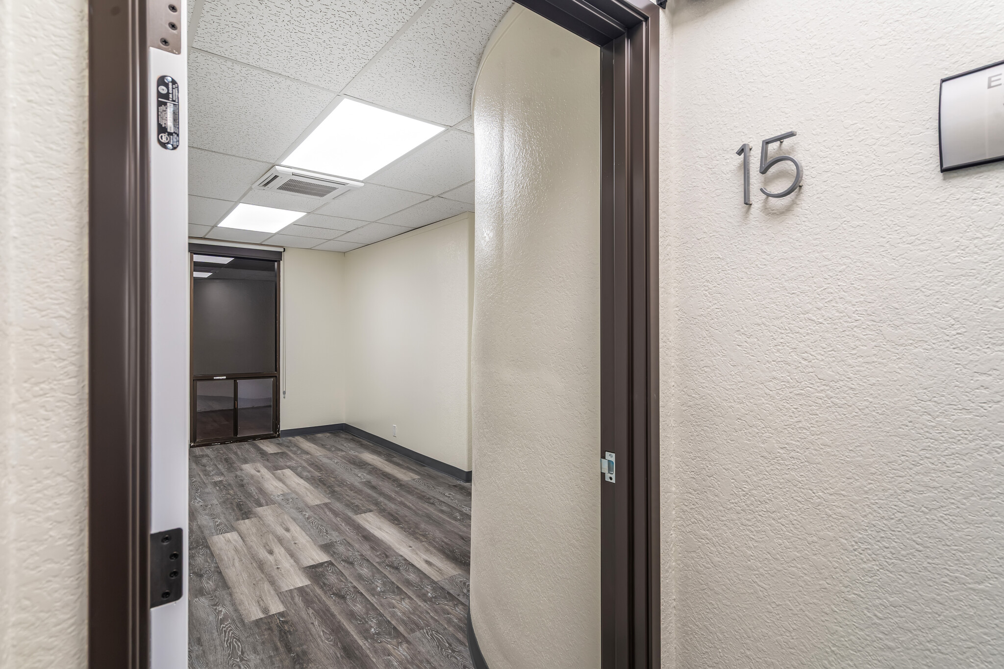 2825 E Tahquitz Canyon Way, Palm Springs, CA à louer Photo intérieure– Image 1 sur 3