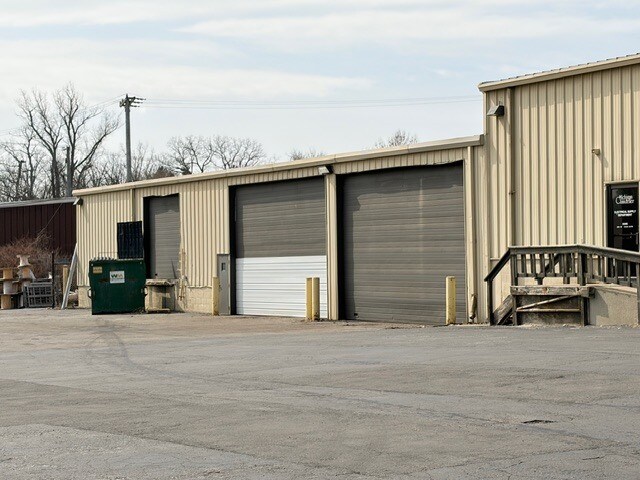 200 E 2nd St, Rochester, MI à louer - Photo de l’immeuble – Image 2 sur 14
