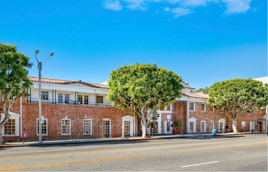 1033 Gayley Ave, Los Angeles, CA à louer - Photo de l’immeuble – Image 1 sur 9