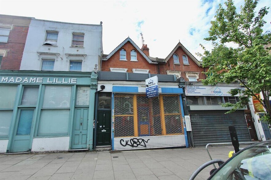 8 Cazenove Rd, Londres à louer - Photo de l’immeuble – Image 2 sur 15