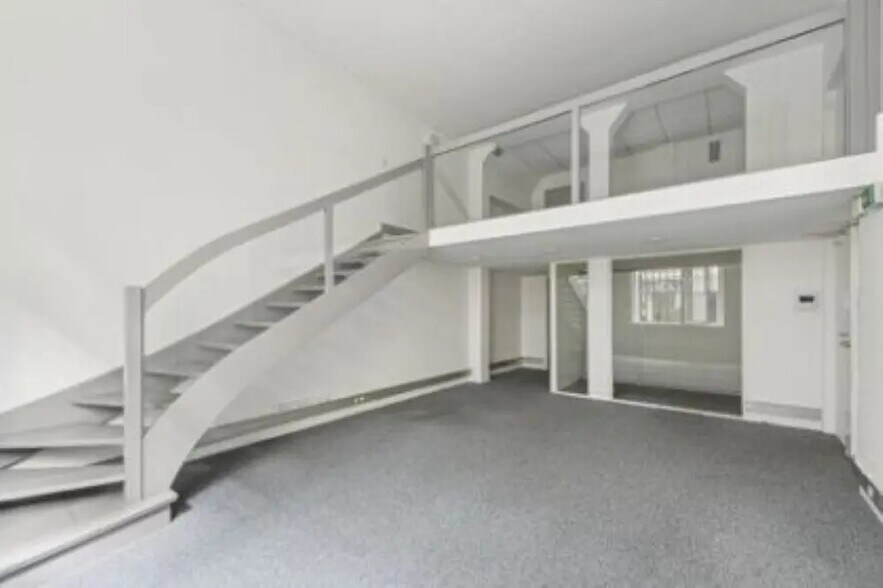 16 Rue D'Athenes, Paris à vendre - Photo intérieure – Image 1 sur 1
