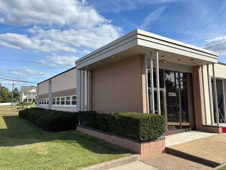 1208 Columbus Rd, Burlington, NJ à louer - Photo de l’immeuble – Image 1 sur 8
