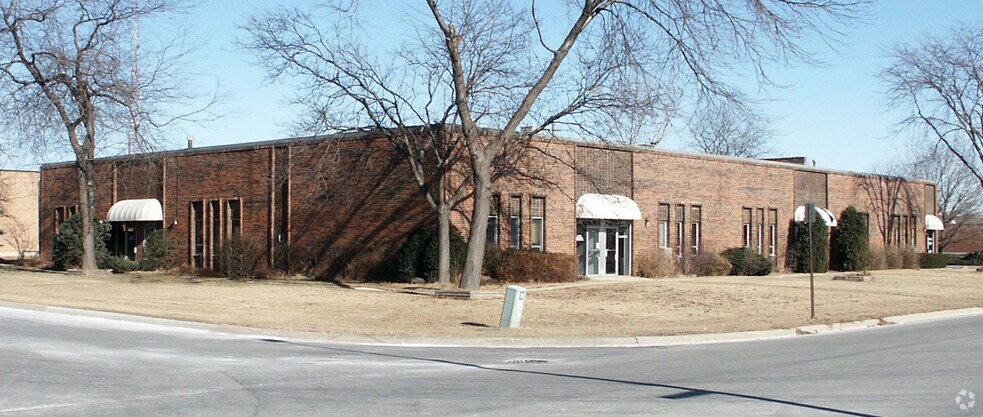 208-216 W University Dr, Arlington Heights, IL à louer - Photo de l’immeuble – Image 2 sur 9