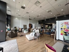 2905 SE Walton Blvd, Bentonville, AR à louer Photo intérieure– Image 2 sur 7