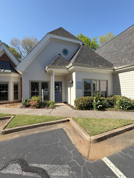 1160 Grimes Bridge Rd, Roswell, GA à louer - Photo de l’immeuble – Image 2 sur 5