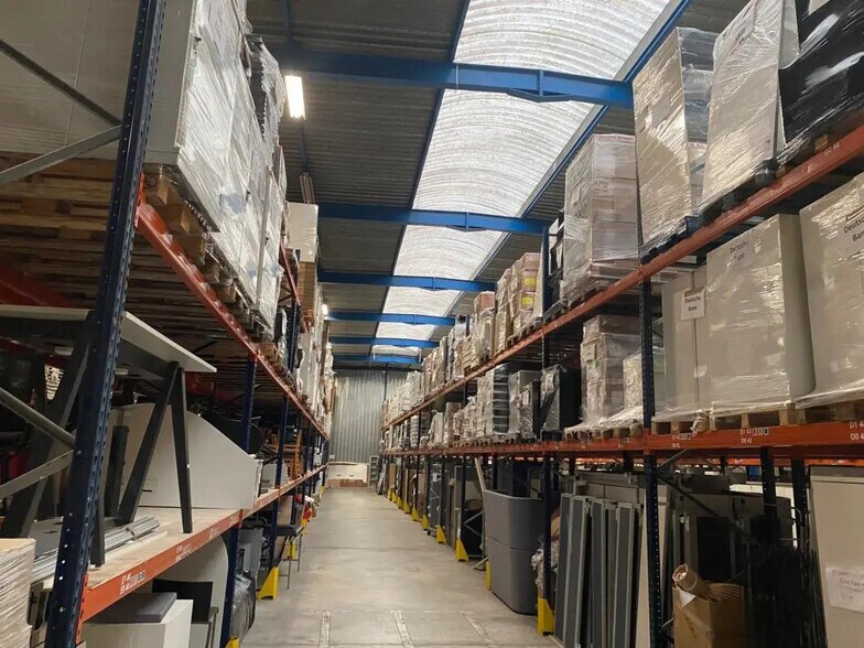 Bureau dans Gonesse à louer - Photo intérieure – Image 2 sur 4