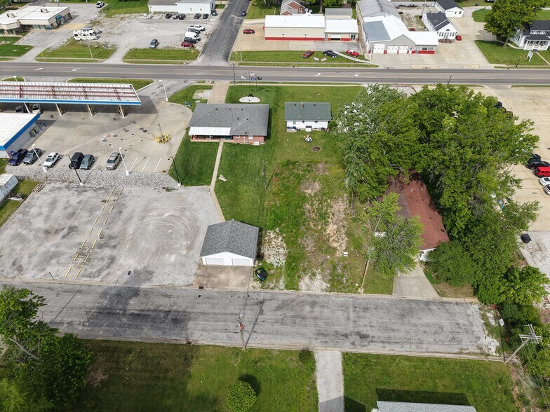 825 Hartman Dr, Red Bud, IL à vendre - Photo de l’immeuble – Image 2 sur 14