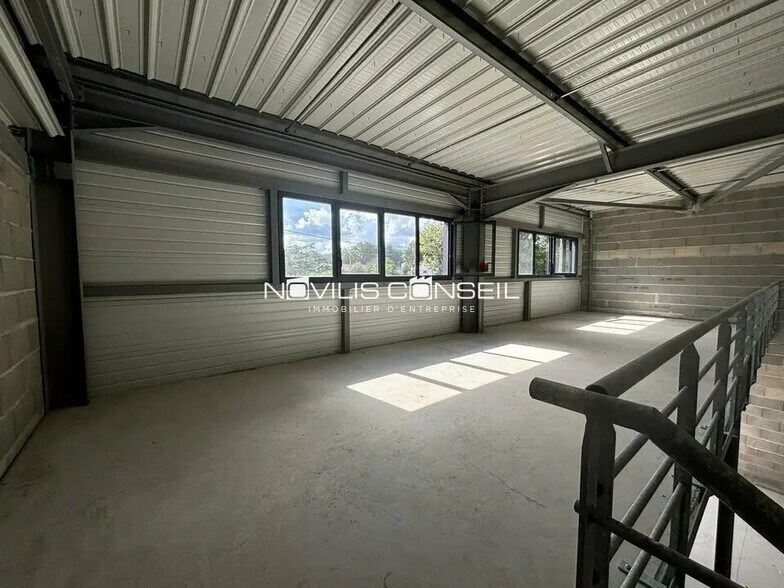 Local d'activités dans Cornebarrieu à vendre - Photo de l’immeuble – Image 3 sur 18