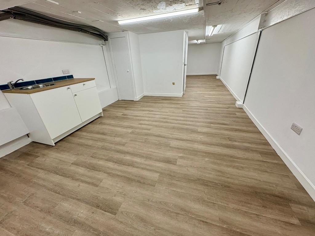 10B South Trinity Rd, Edinburgh, EDH EH5 3NR - Lot 10B - - Photo intérieure - Image 1 of 11