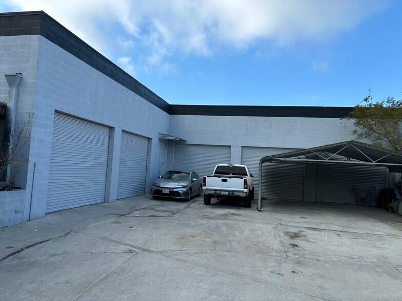 8461 Glenoaks Blvd, Sun Valley, CA à louer - Photo de l’immeuble – Image 3 sur 14