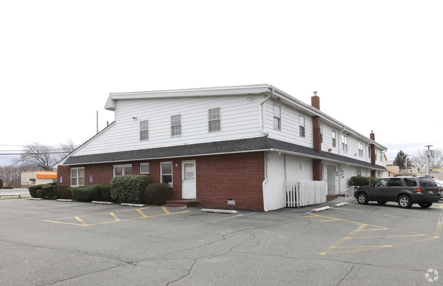 984 US Highway 9, Parlin, NJ à vendre - Photo de l’immeuble – Image 2 sur 4