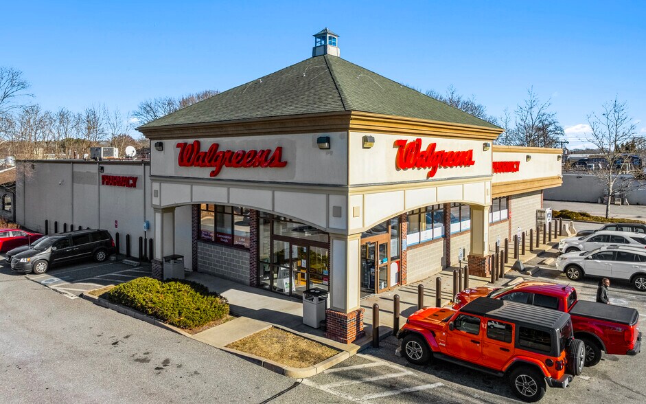 2595 W Shore Rd, Warwick, RI à louer - Photo de l’immeuble – Image 3 sur 4