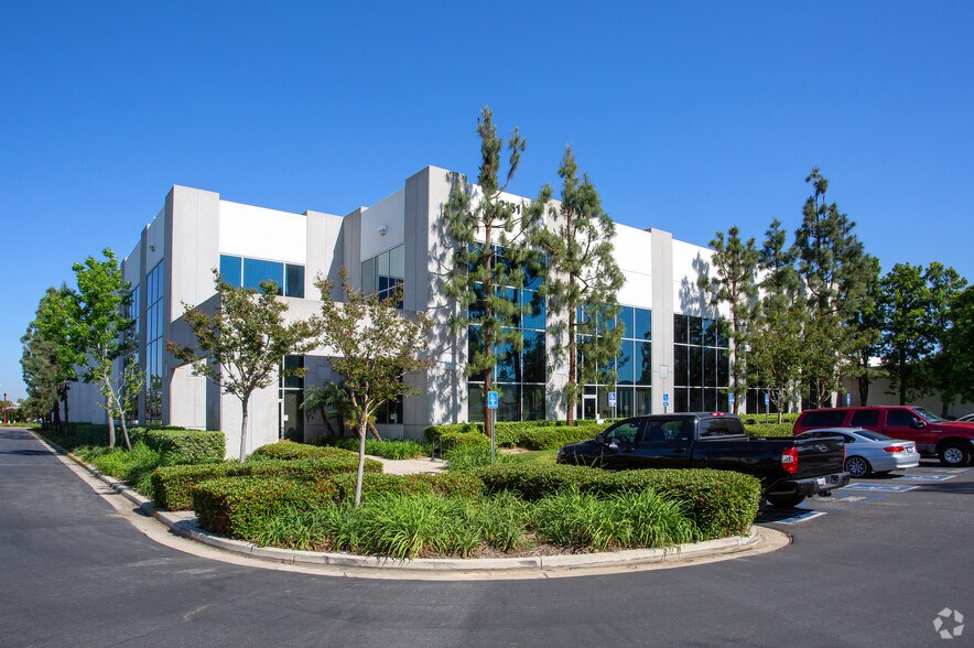 2151 Proforma Ave, Ontario, CA à louer - Photo de l’immeuble – Image 2 sur 2