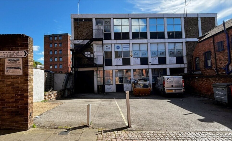 25 Clasketgate, Lincoln à louer - Photo de l’immeuble – Image 2 sur 4