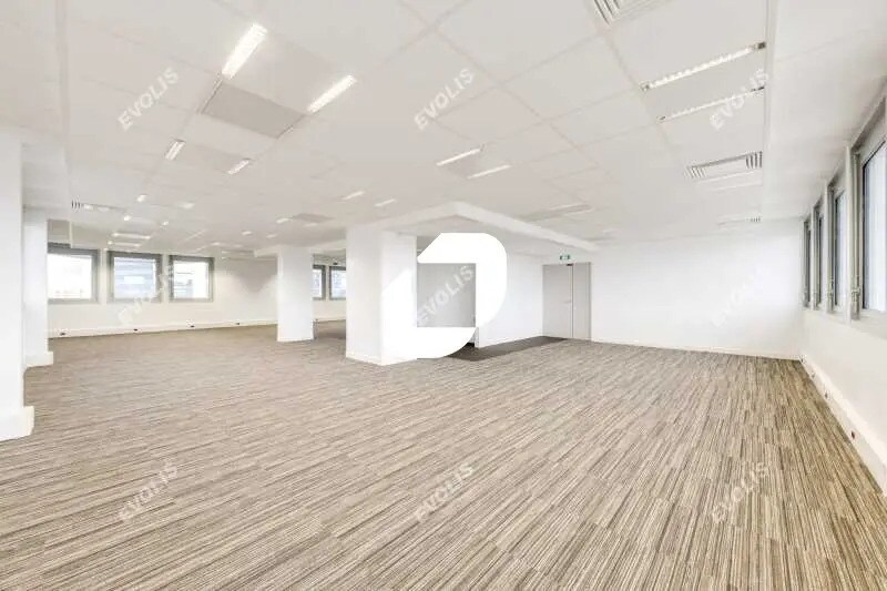 11 Avenue Morane Saulnier, Vélizy-Villacoublay à louer - Photo de l’immeuble – Image 3 sur 16