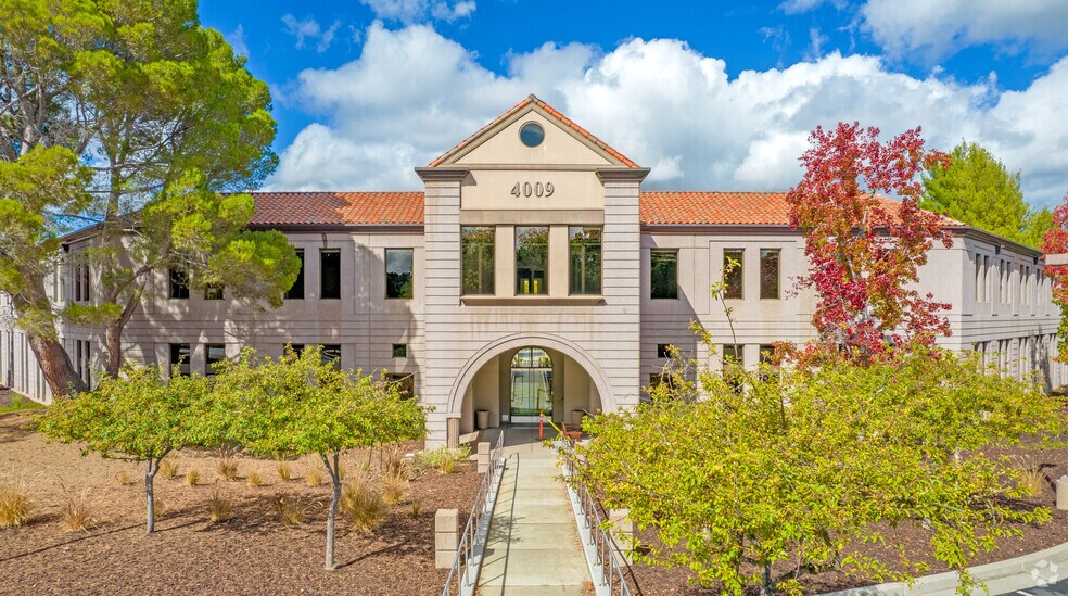 4005 Miranda Ave, Palo Alto, CA à louer - Photo principale – Image 2 sur 4