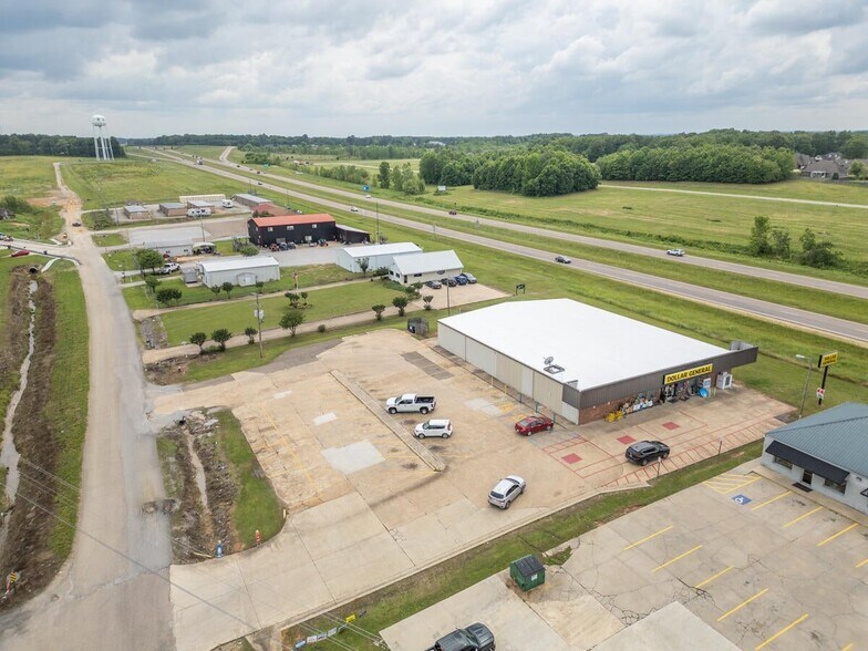 107 N Lee Dr, Guntown, MS à vendre - Photo de l’immeuble – Image 1 sur 15