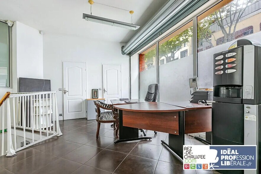 Local commercial dans Issy-les-Moulineaux à vendre - Photo de l’immeuble – Image 1 sur 11
