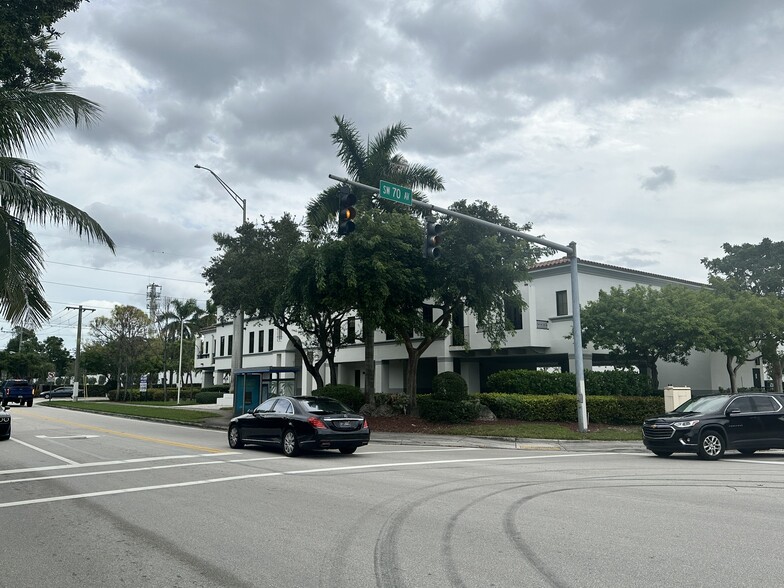 6900 SW 80th St, Miami, FL à vendre - Photo de l’immeuble – Image 2 sur 11