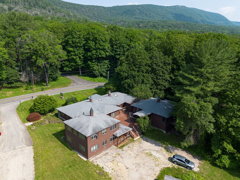 2049 S Undermountain Rd, Sheffield, MA à vendre - Aérien – Image 2 sur 40