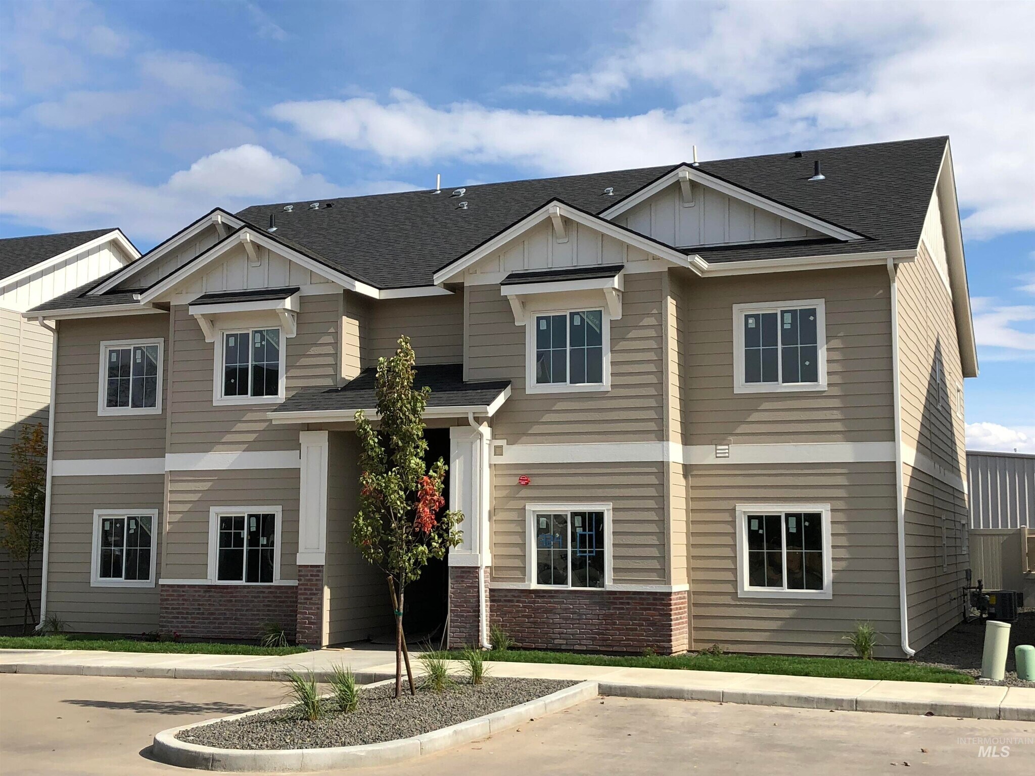 324 NE 3rd St, Meridian, ID à vendre Photo principale– Image 1 sur 21