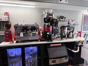 7002 North Point Rd, Sparrows Point, MD à louer Photo intérieure– Image 2 sur 5