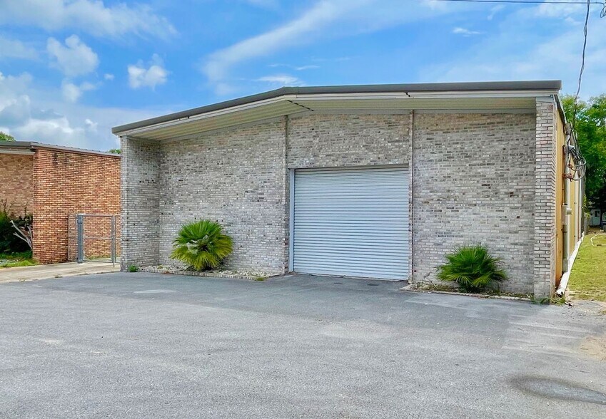 919 Skipper Ave, Fort Walton Beach, FL à louer - Photo de l’immeuble – Image 1 sur 6