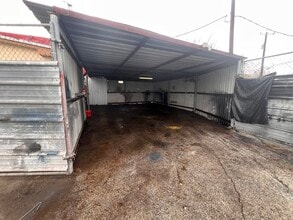 6501 Enrique M Barrera Pky, San Antonio, TX à louer Photo de l’immeuble– Image 2 sur 5