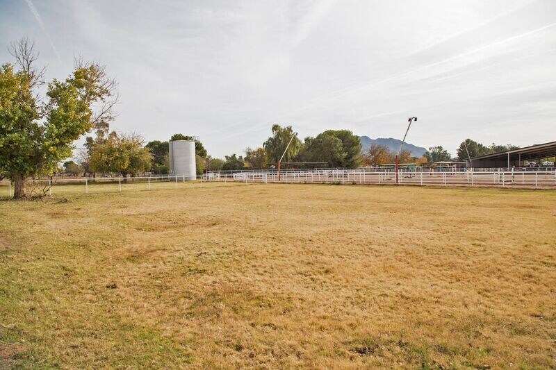 15225 E Riggs Rd, Gilbert, AZ à vendre - Photo de l’immeuble – Image 3 sur 30