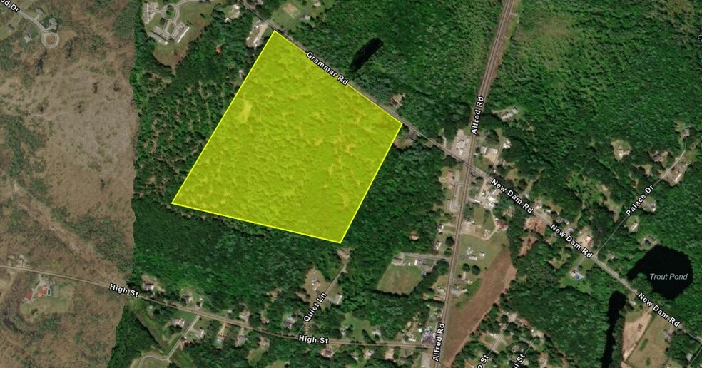 358 Grammar Rd, Sanford, ME à vendre - Photo principale – Image 1 sur 2