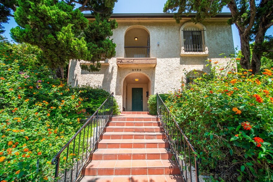 2120 Huntington Dr, South Pasadena, CA à vendre - Photo de l’immeuble – Image 2 sur 35