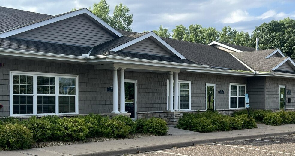 3820 N Cleveland Ave N, Arden Hills, MN à vendre - Photo de l’immeuble – Image 2 sur 14