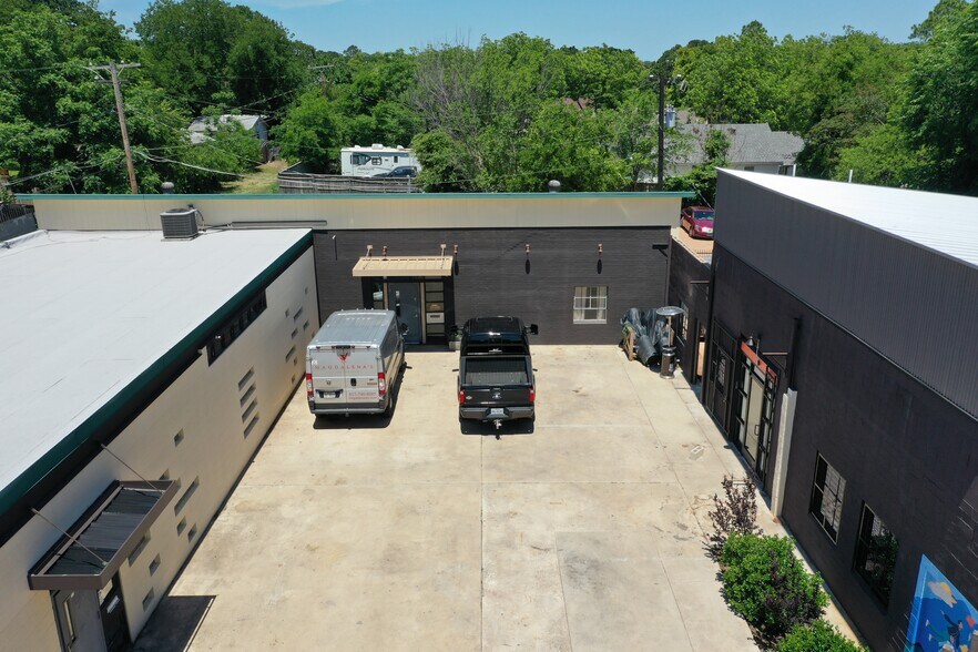 502 Grand Ave, Fort Worth, TX à vendre - Photo de l’immeuble – Image 3 sur 11