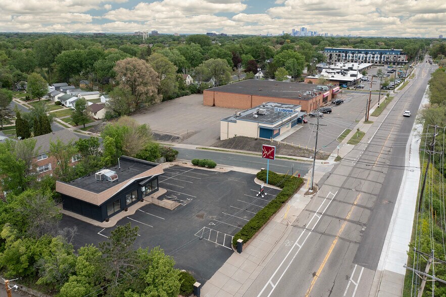 8300 Minnetonka Blvd, Saint Louis Park, MN à louer - Photo de l’immeuble – Image 2 sur 7