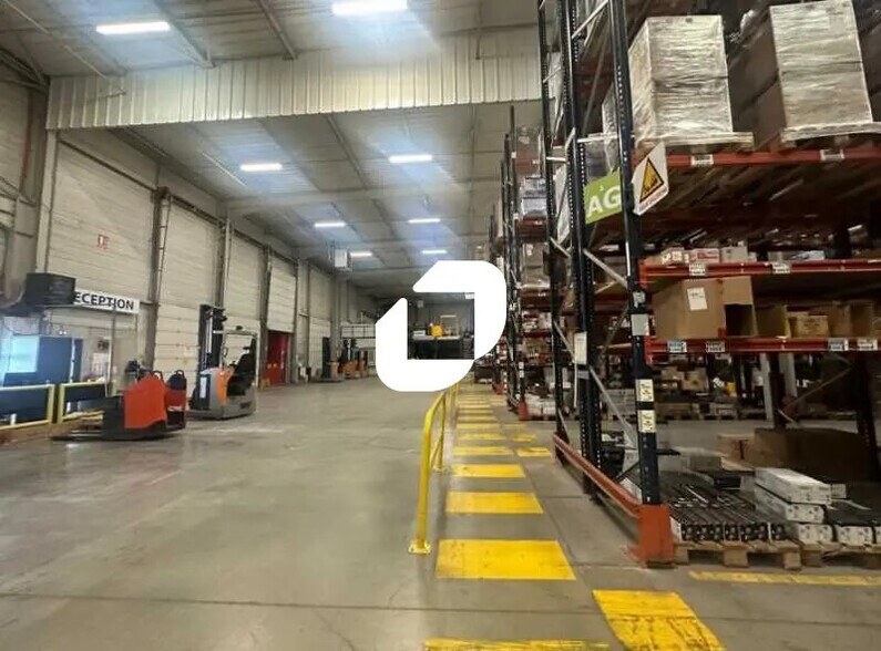 119 Route D'Heyrieux, Saint-Priest à louer - Photo de l’immeuble – Image 2 sur 28